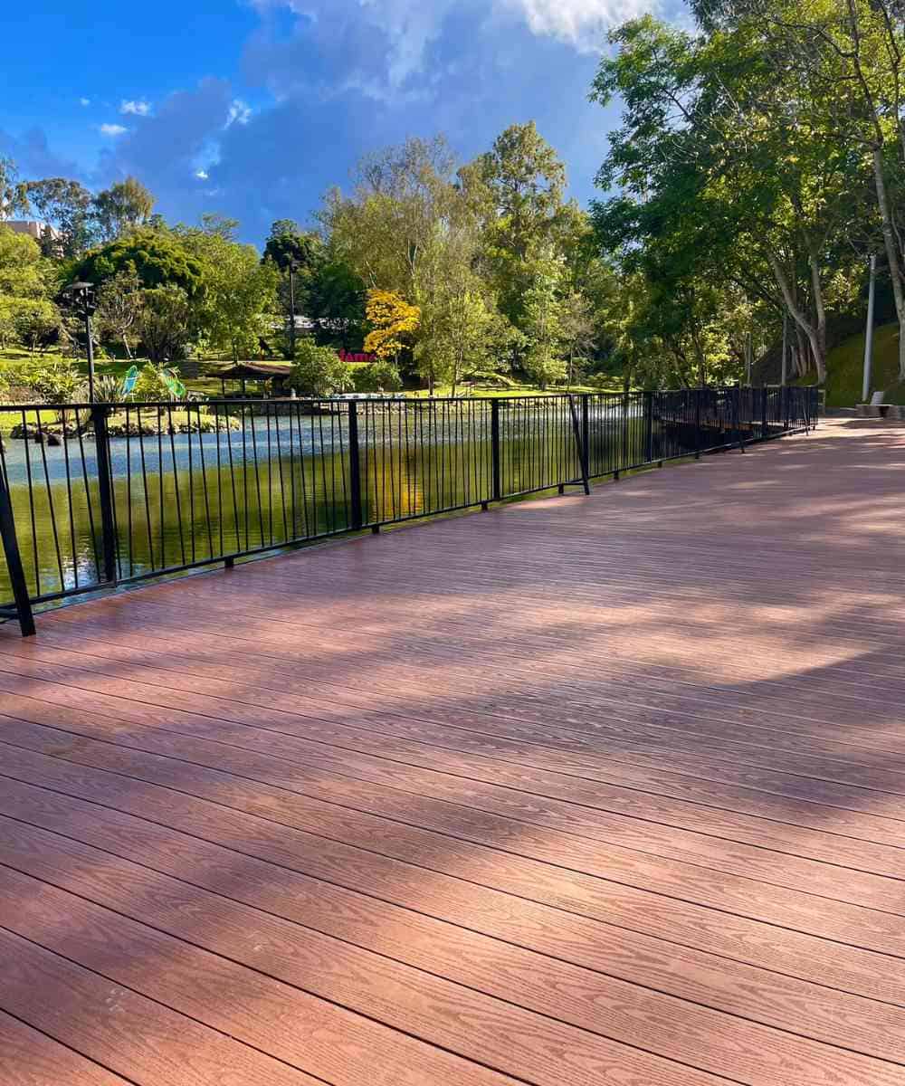 DECK  PARQUE RECREATIVO , MADERA PLASTICA WPC