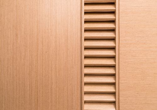 Rejillas y tapas técnicas en madera plástica: usos industriales y ventajas